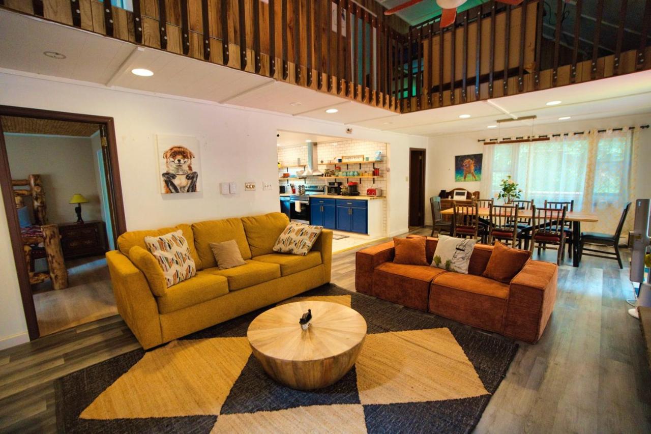 Luxurious house with largest hot tub & perfect retreat! - B&B Lake Harmony