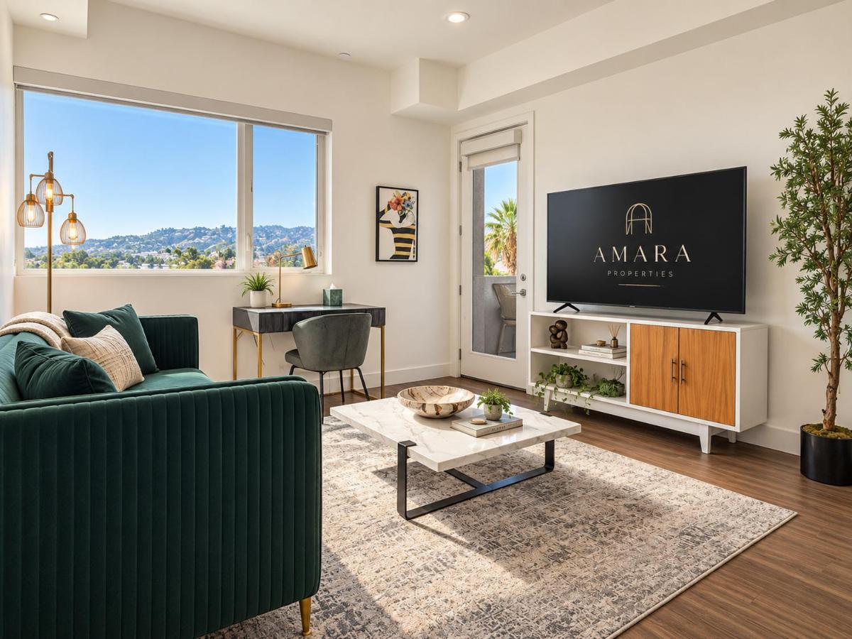 Top Floor Hollywood 1BR Condo with Views - B&B Los Angeles