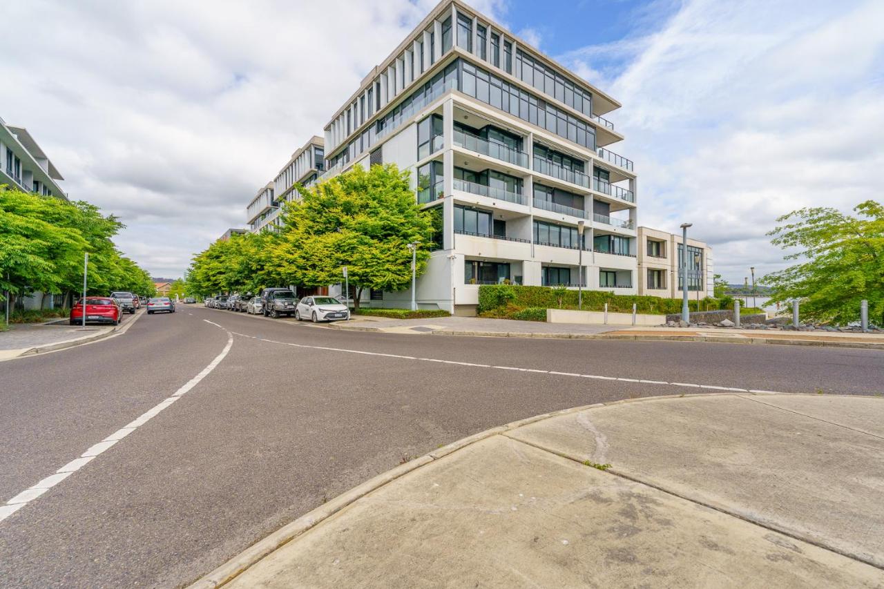 Elegant Apartment in Kingston Foreshore - Hosted by Canstay - B&B Kingston