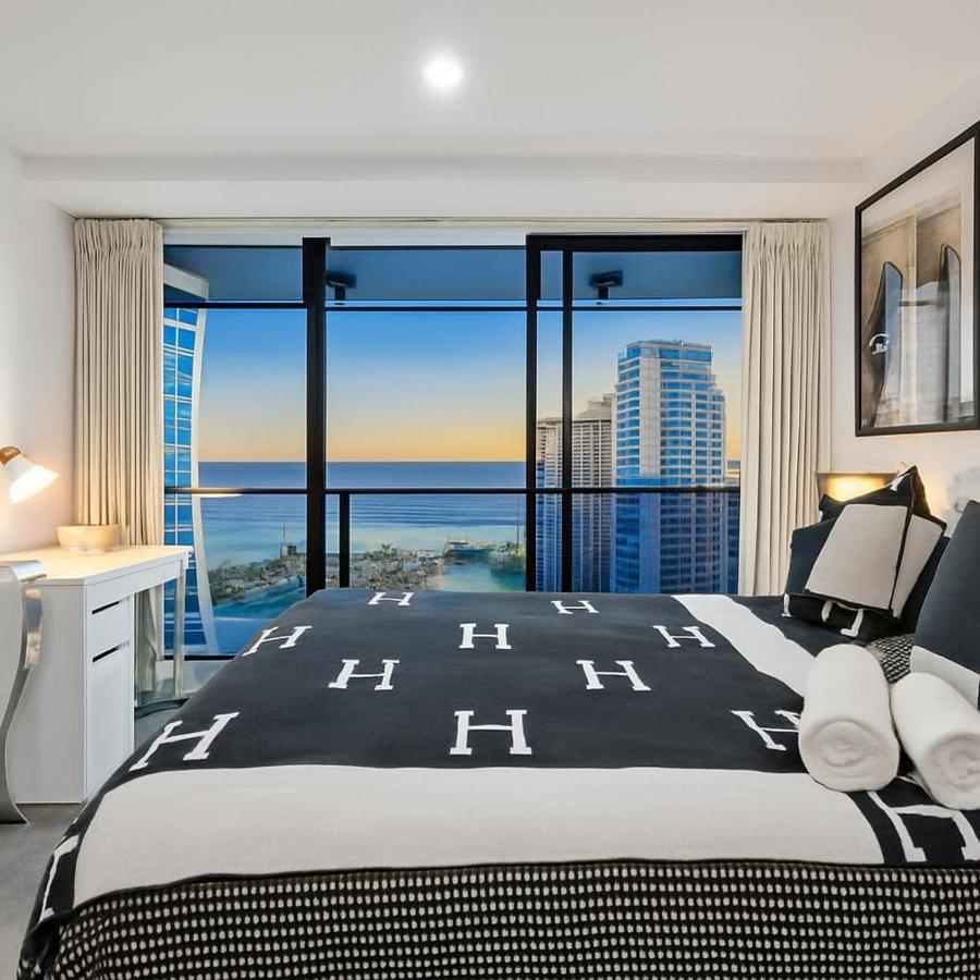 3BR Circle on Cavill, Mojo Sky 22, Ocean View - B&B Gold Coast
