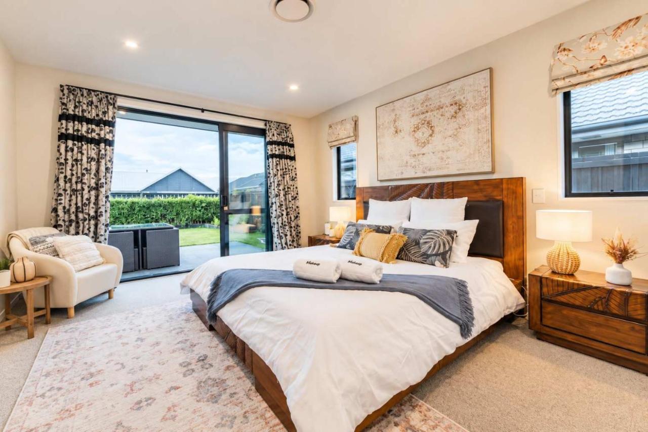 Sunlit Sanctuary with Private Patio in Wigram - B&B Christchurch