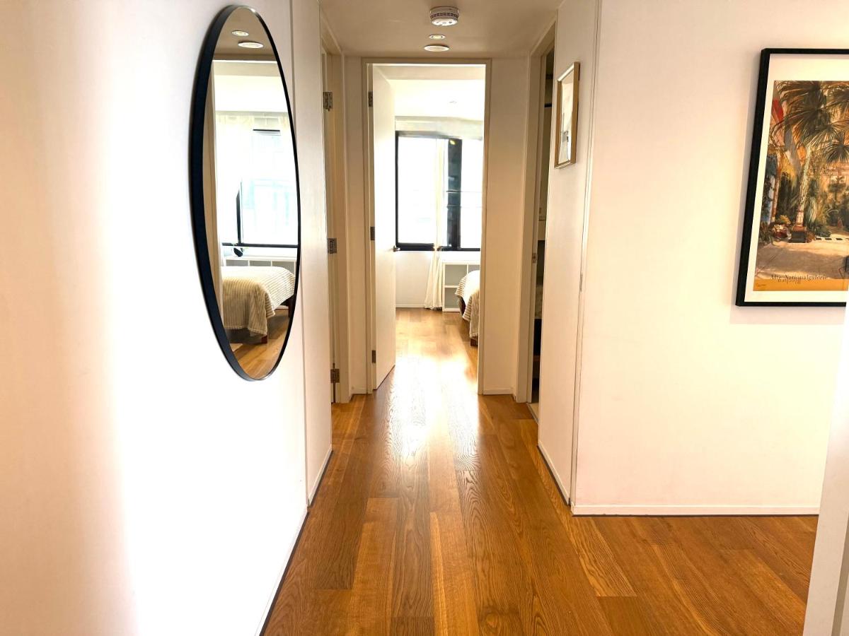 Executive 2B2B Luxury Apartment Barton- 7-10 min walk to PH, M-Oval & Lake BG - Chambres d'hôtes Broughton Vale
