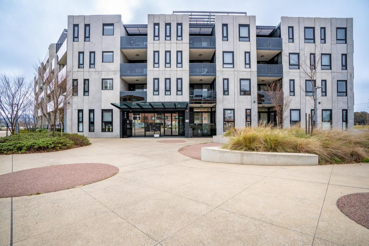 Kingston Foreshore Apt with Water Views - Hosted by Canstay - Chambres d'hôtes Kingston