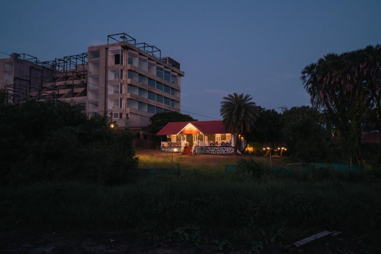 The Coastal Nest - Ferienwohnung Daman