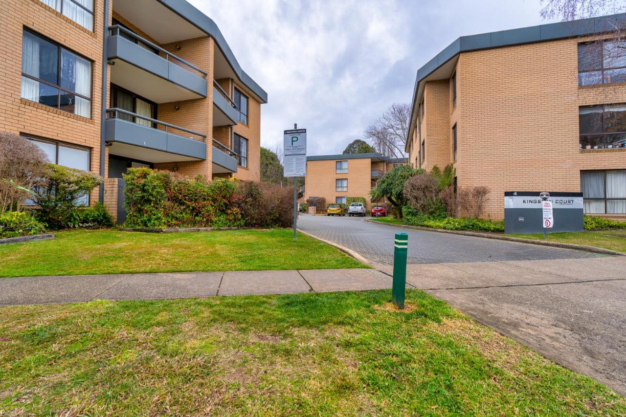 Apt in Kingston - 10min to Lake Burley Griffin - Hosted by Canstay - B&B Kingston