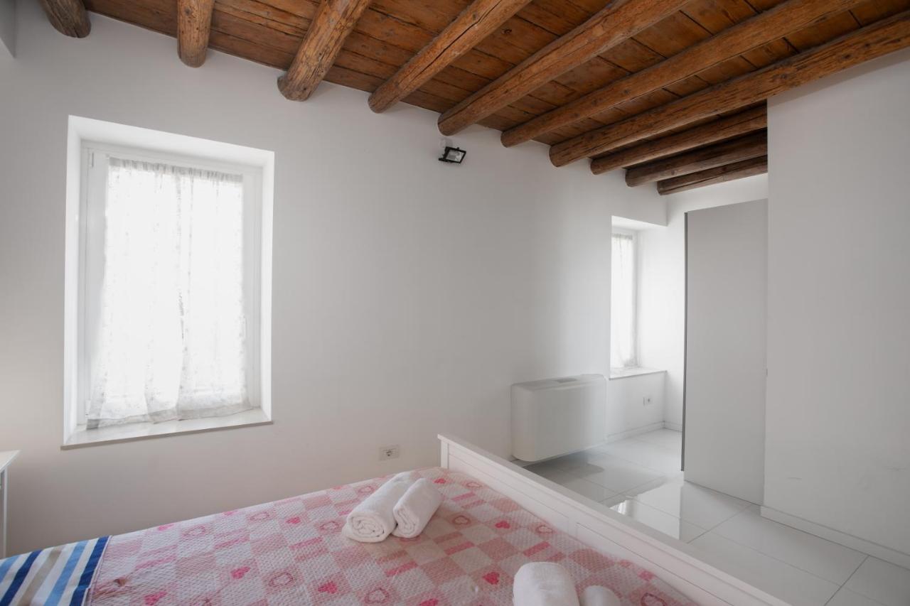 PARISI Verona Fiera Golosine 2 - free parking - B&B Verona