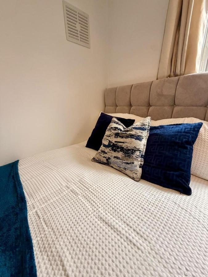 Juniper - A Peaceful Three-Bedroom Retreat - Chambres d'hôtes Dudley