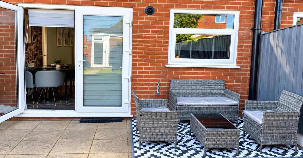 The Cheshire Abode- Central Warrington- Sleeps 5- Near Stadium, Train Stations - Chambres d'hôtes Warrington