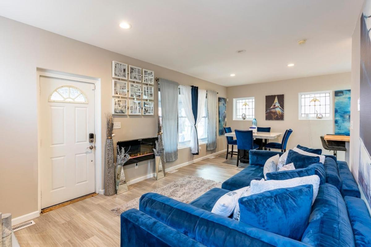 Pretty Blue Bungalow - B&B Carondelet