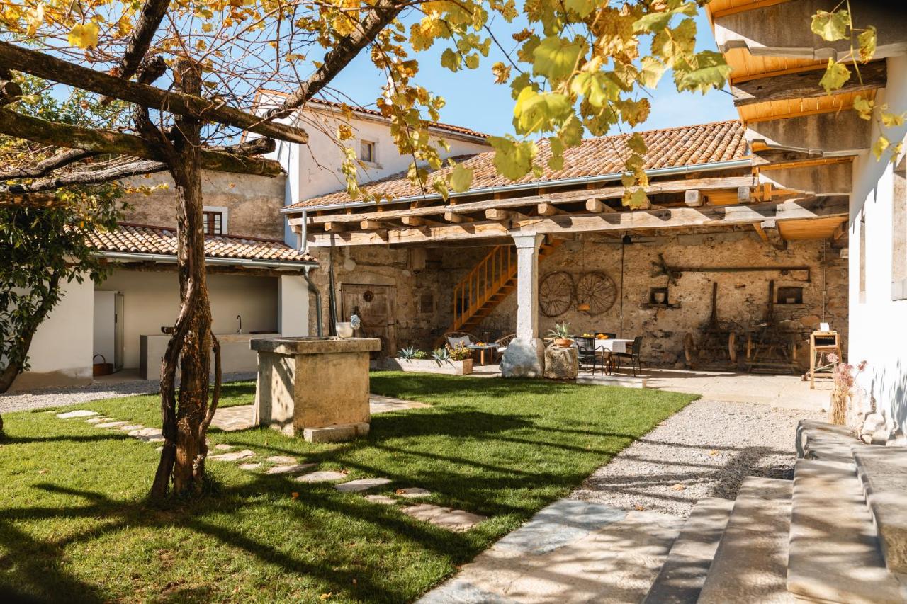 Vila Kobdilj 1835 - Unique Stay in Karst Stone Villa - Chambres d'hôtes Štanjel