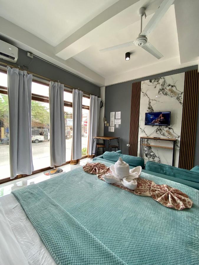 Deluxe Studio