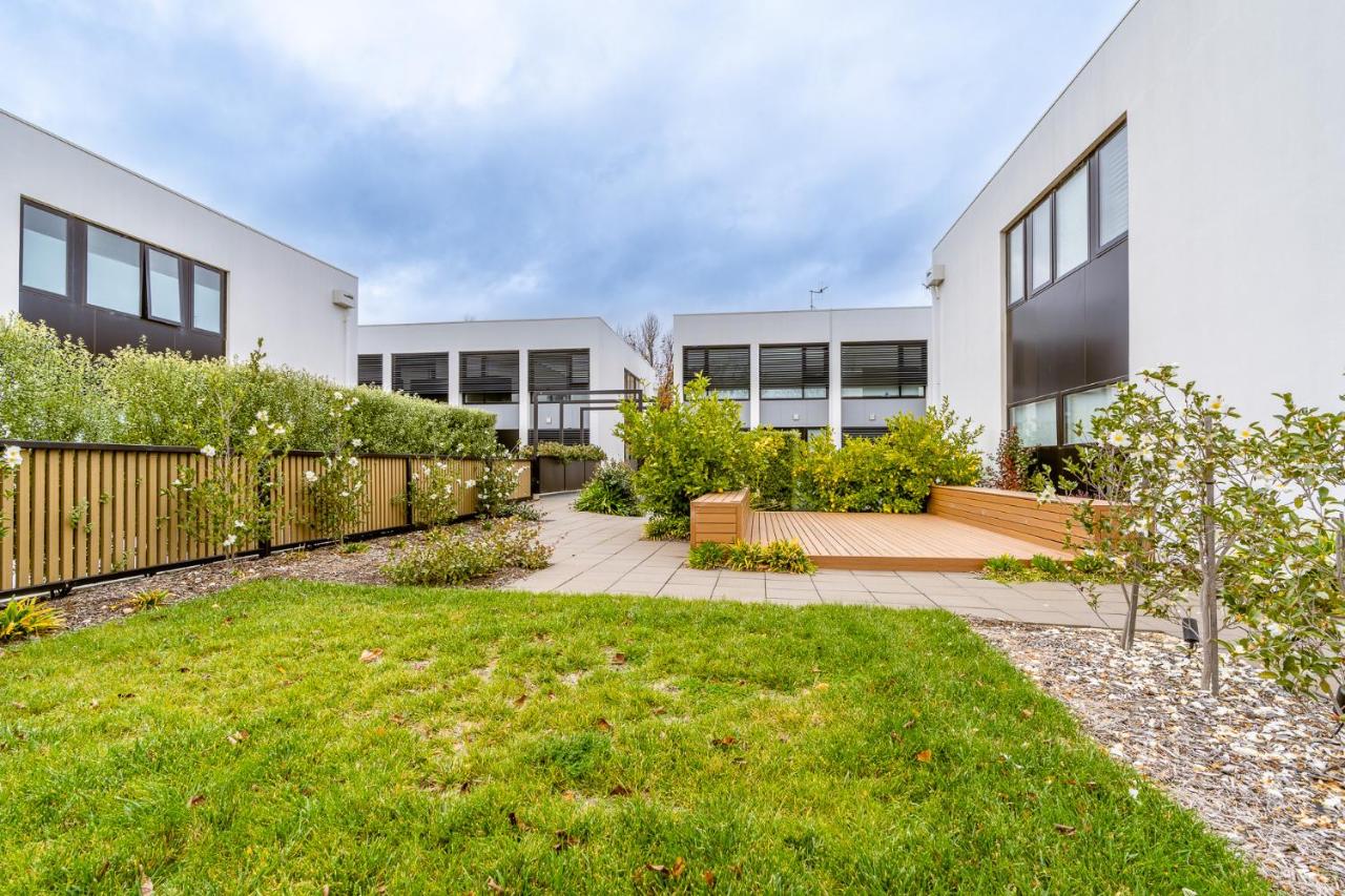 2-Storey Lumiere Townhouse with Private Courtyard - Hosted by Canstay - B&B Canberra