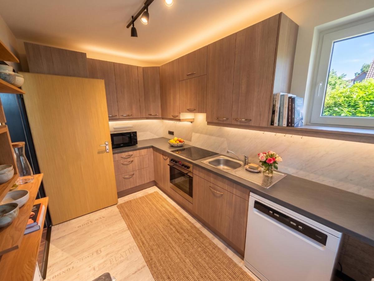 PrimeStay Moderne EG-Oase mit Balkon und 2 Schlafzimmern - B&B Gifhorn