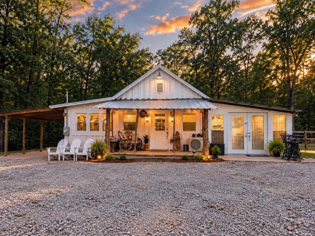 King Suite & Bunkhouse - Deer Camp - WiFi - Grill - Ferienwohnung Free Springs