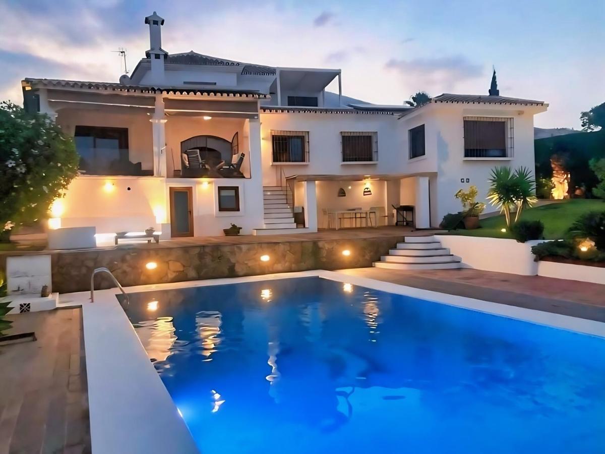 La Jara Andaluza - Villa con Piscina - Benalmádena - B&B Benalmádena