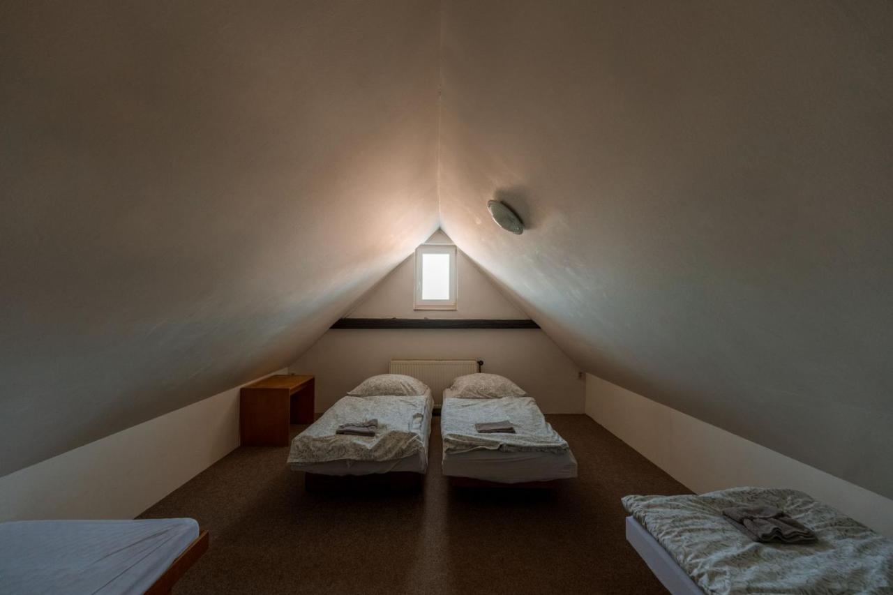 Vierbettzimmer mit Gemeinschaftsbad