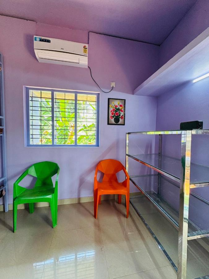 Mowglys Bunk house - B&B Varkkallai