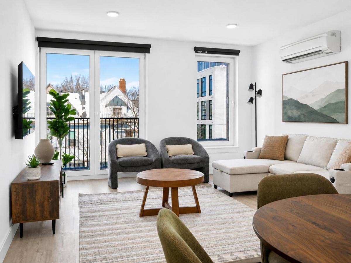 Spacious 3BR / 2BA | Parking - Bed and Breakfast Boston