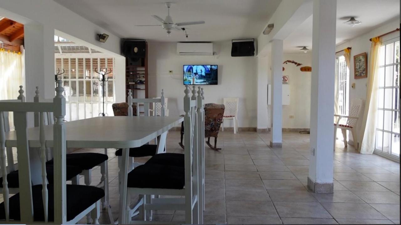 Fabulosa casa de usos multiples - B&B Funes
