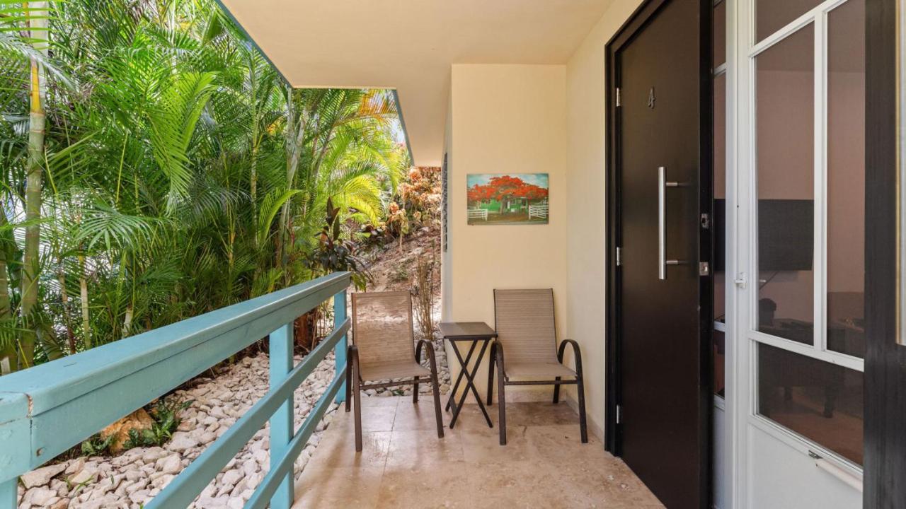 Casita 4 at Ceiba Tree Inn. Tranquility with Garden Views and Pergola with Ocean Overlook - Chambres d'hôtes Rincon