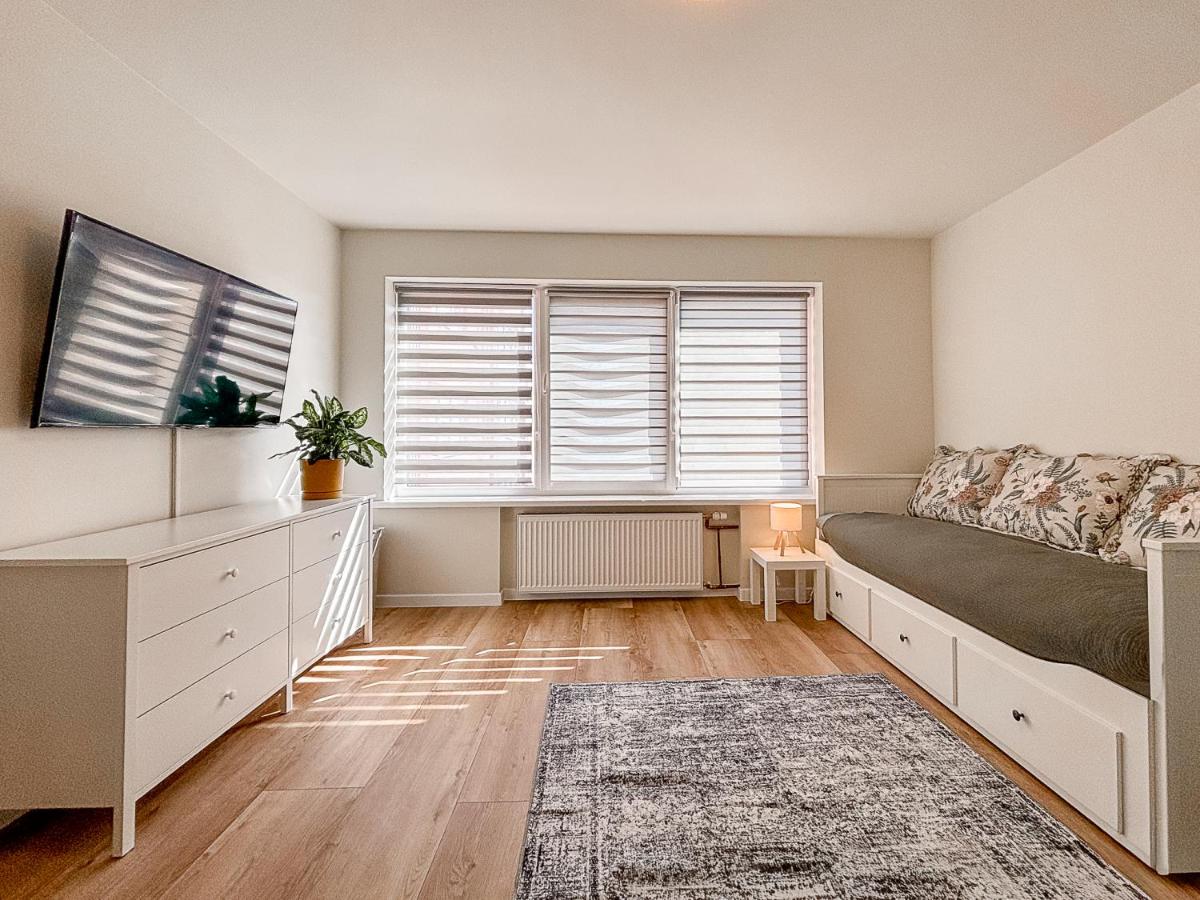 Central Liepaja 5 min Walk to The Beach, Market - B&B Liepāja