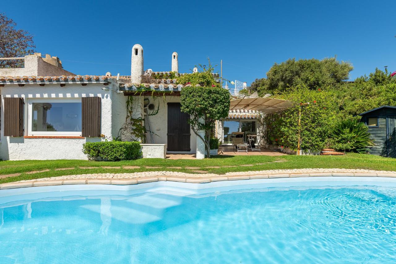 Villa Bianca, piscina e panorama - B&B Torre delle Stelle