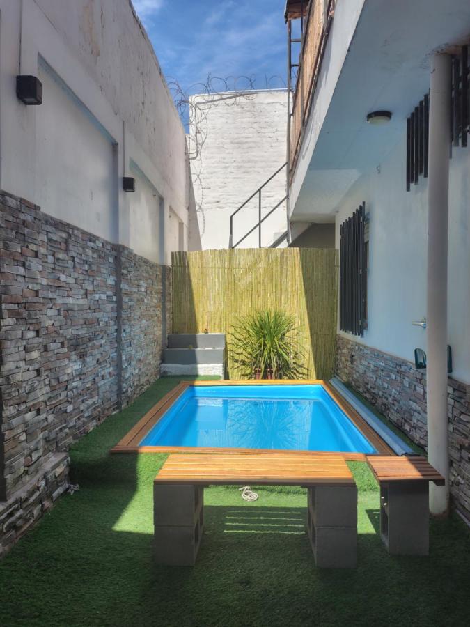 Casa con Piscina - 3 dormitorios, 2 baños - Entrada Autónoma - Wifi veloz - B&B Mendoza