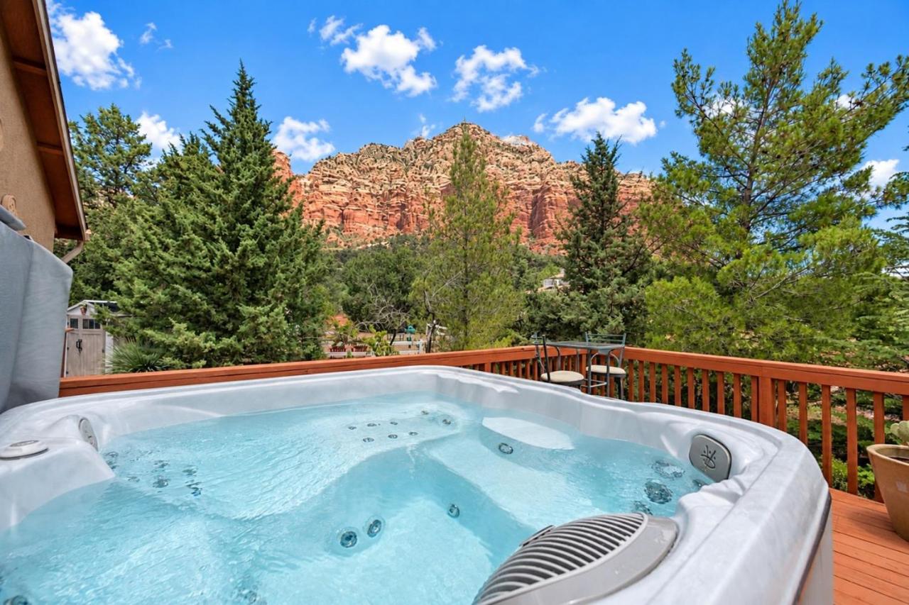 3 bdrm Sedona home next to trails with Hot Tub - B&B Sedona