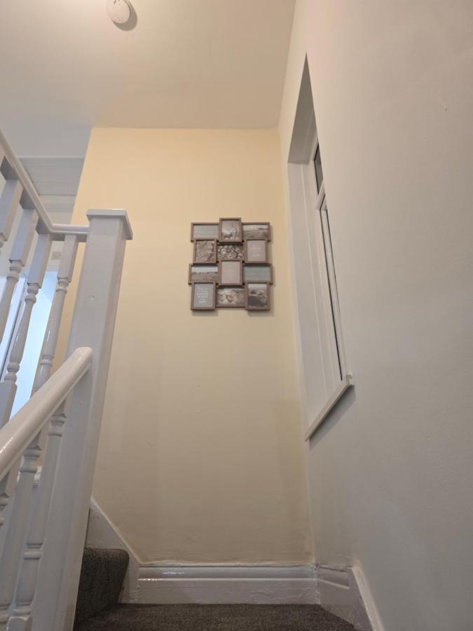 4 BR Luxe Newcastle City Apartment, 8 Beds, Free Private Parking - B&B Newcastle upon Tyne