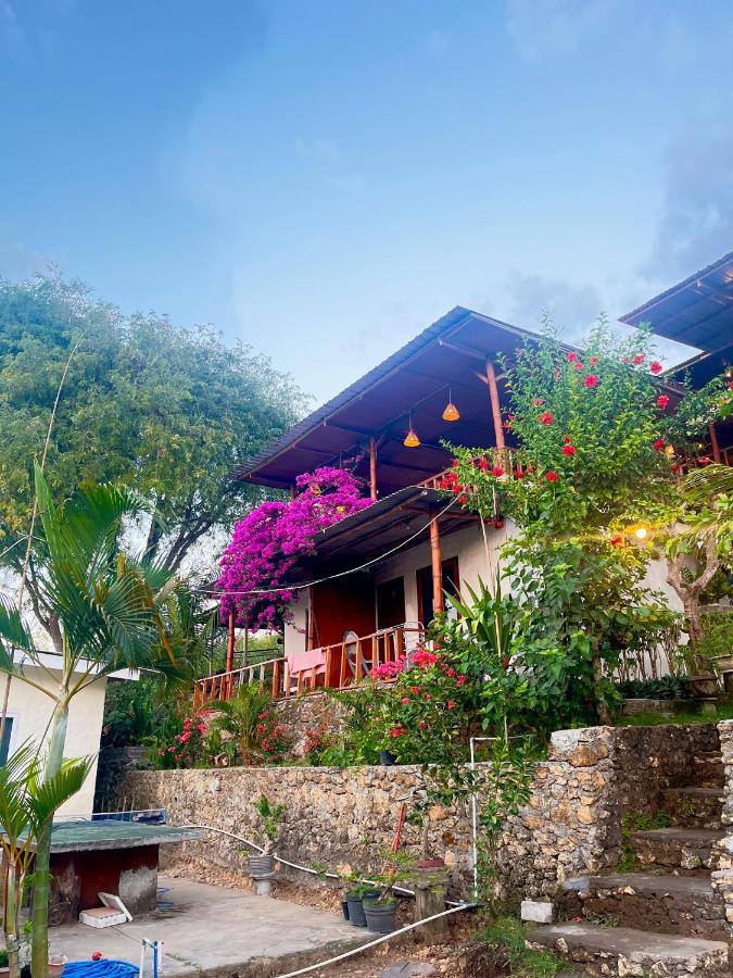 Feby's Homestay - B&B Ekas