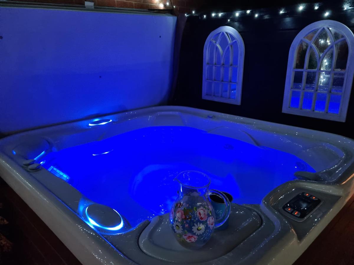 Dungarvon House Bed & Breakfast, Free EV Electric, Hot tub & Garden - Bed and Breakfast Weston-super-Mare