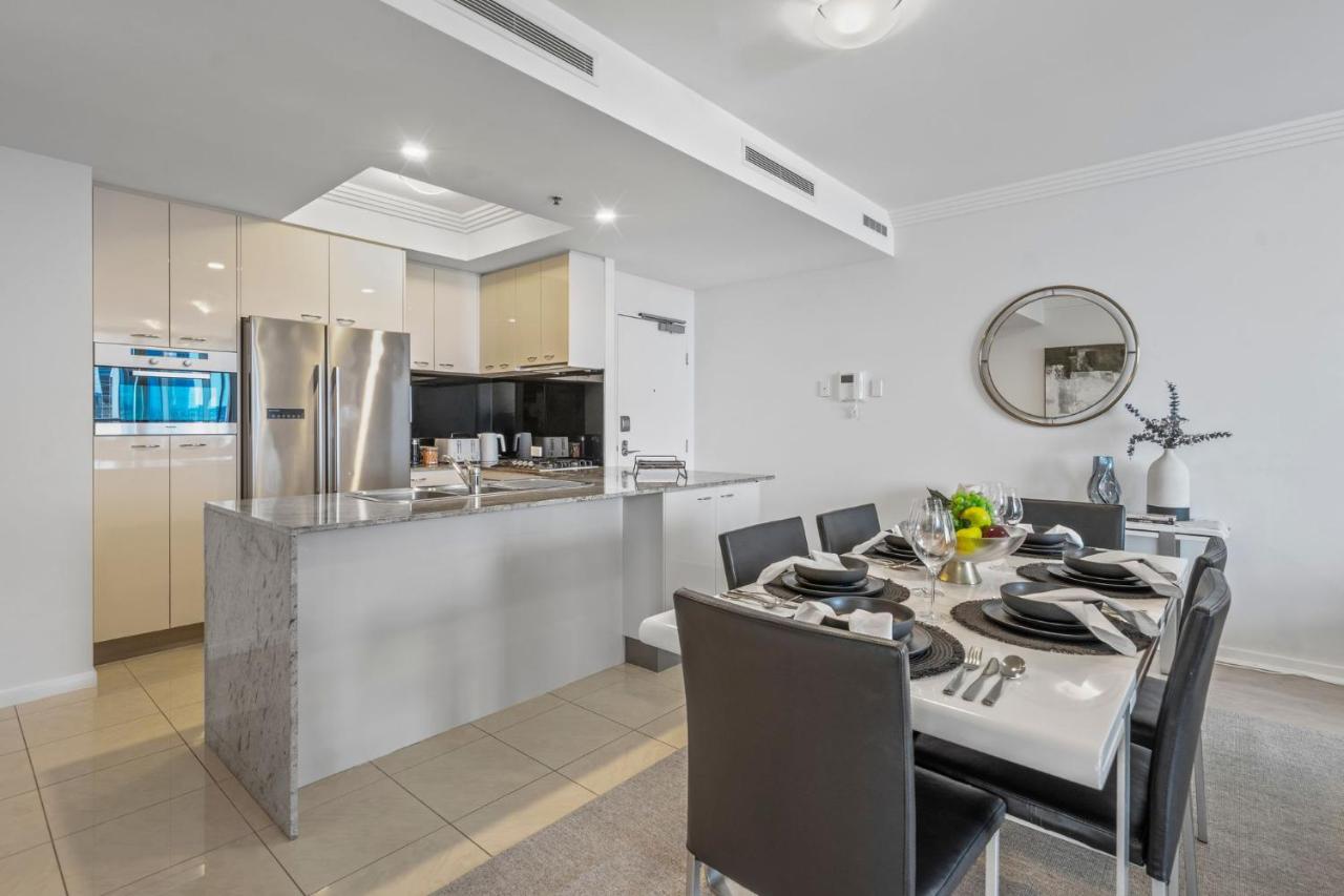 RYEVA Stays - Free Parking, Pool, Gym & Sauna - B&B Brisbane