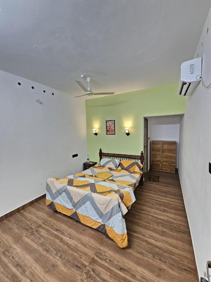 Hyza Villa - B&B Varkkallai
