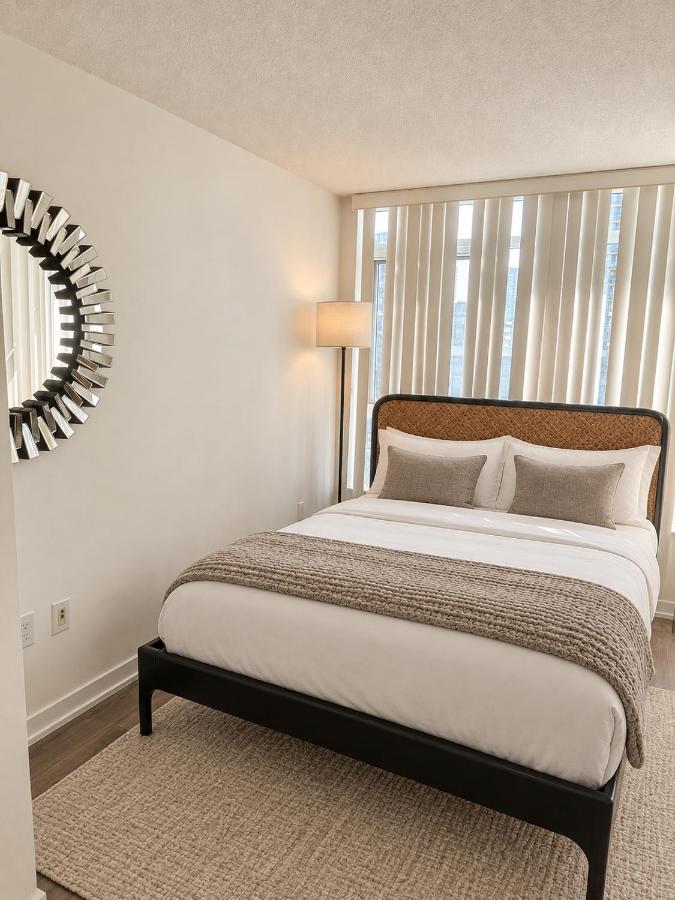 Gorgeous 1 bedroom condo in the middle of downtown toronto - B&B Toronto