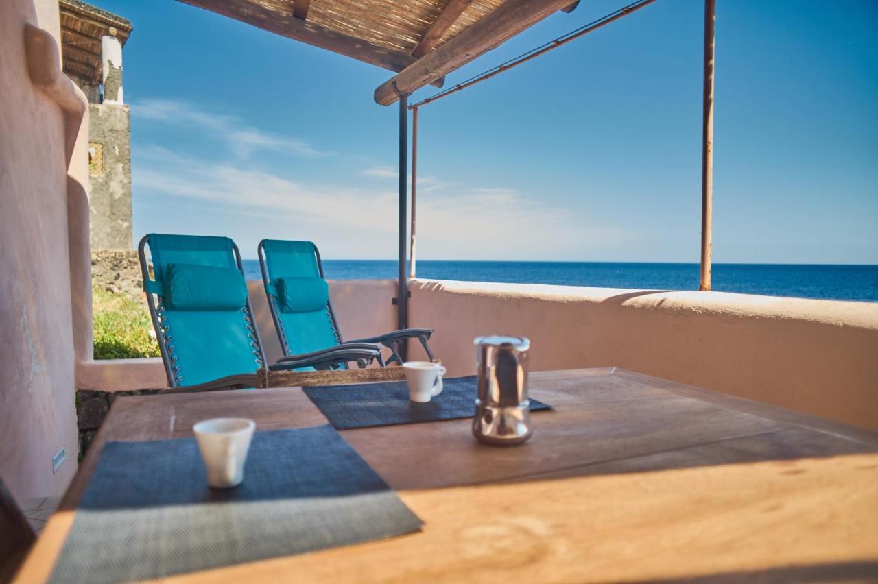 Casa Lemon - on the Scalo Galera port in Malfa - Bed and Breakfast Malfa