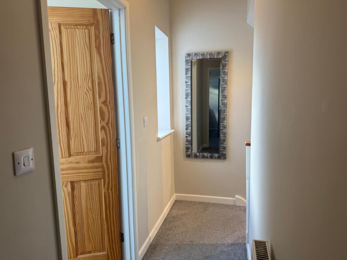 3 Bedroom House, Bath Road, Cheltenham - Free Parking - Chambres d'hôtes Cheltenham