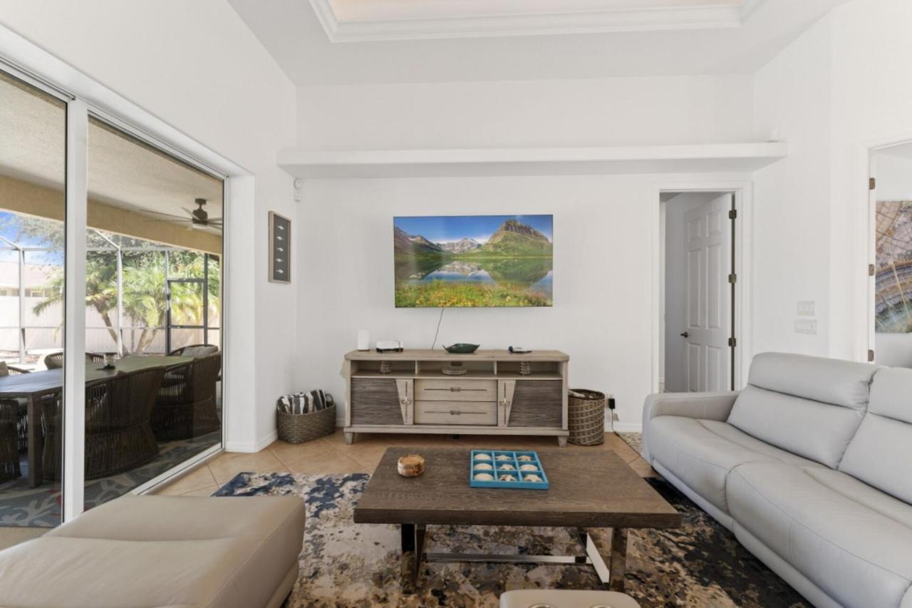 Cozy Escape: North Port 3BR with Heated Pool - B&B North Port