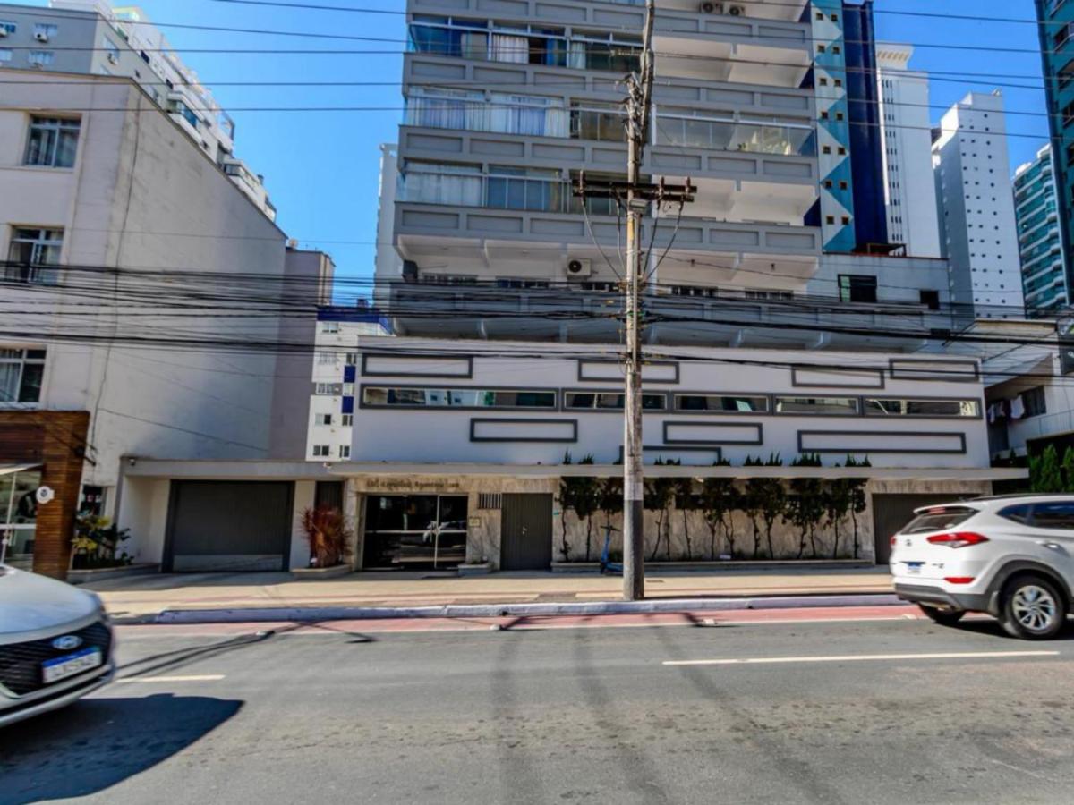 70 m do mar pelo pátio interno e portaria 24h - B&B Balneário Camboriú