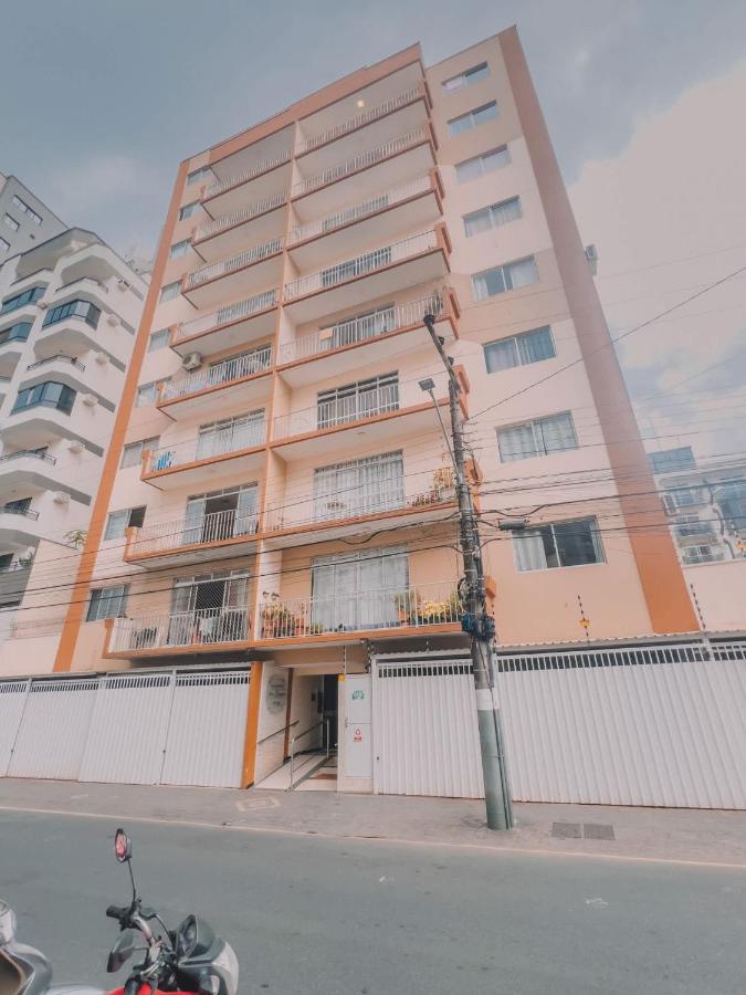 3 quartos e 2 banheiros para 8, centro e vaga - B&B Balneário Camboriú