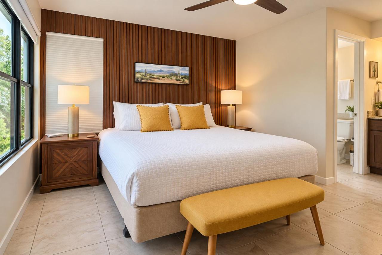 Spacious Tucson Retreat 3 King Beds PoolsSpas, Mountain Views, HikingGolf - B&B Tucson