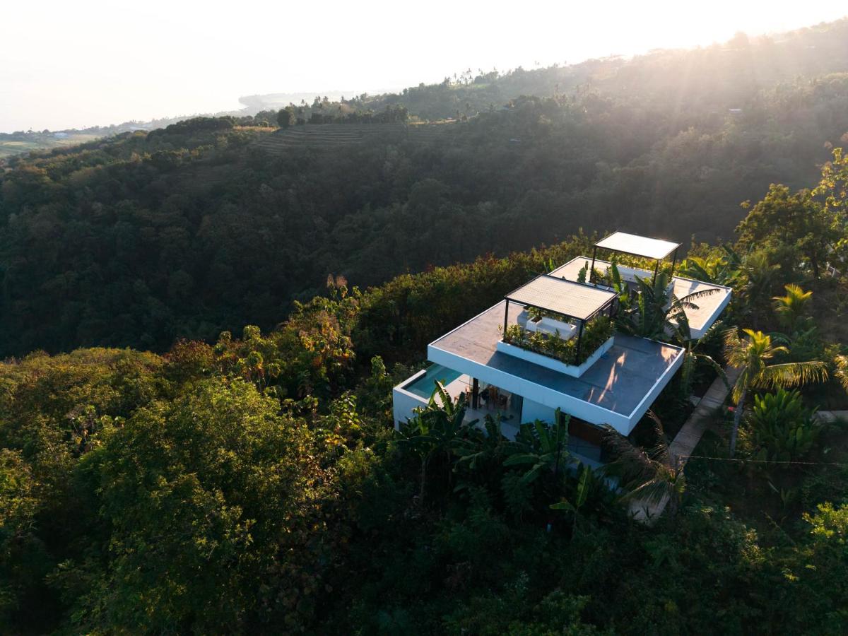 Baliwood - Ocean View Lovina - B&B Temukus
