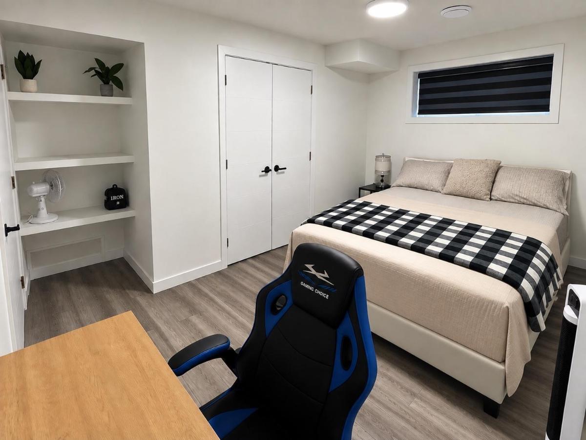 Prime Location, beautiful modern one bedroom spacious suite few minutes to West Edmonton Mall and Enoch Cree Casino - B&B Edmonton