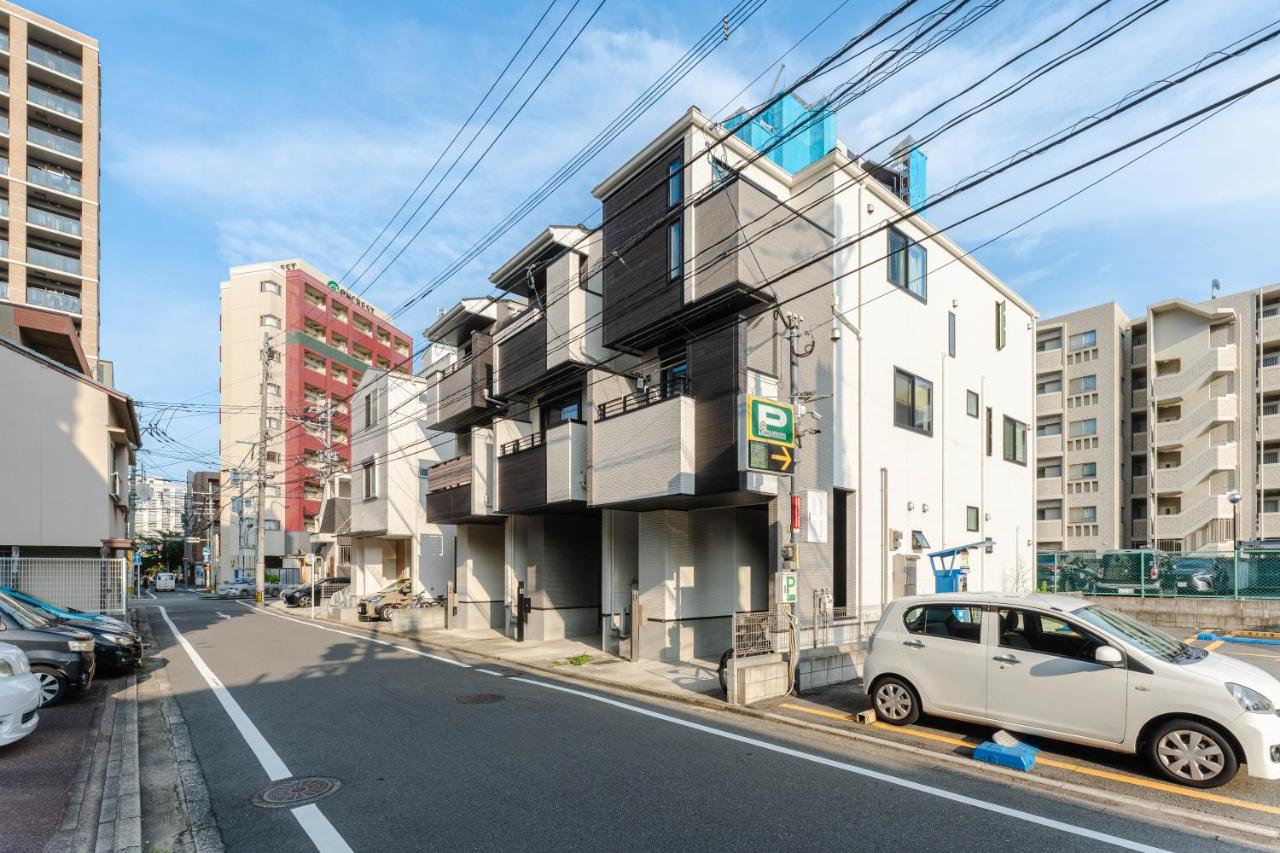 六本松駅5分,天神,博多直通,無料駐車場付,最大14名,4寝室,トイレ2つで広々快適な一軒家 - Bed and Breakfast Fukuoka