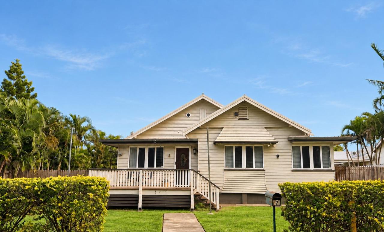 Beach House with Fire Pit and Pizza Oven - Bed and Breakfast Bealiba
