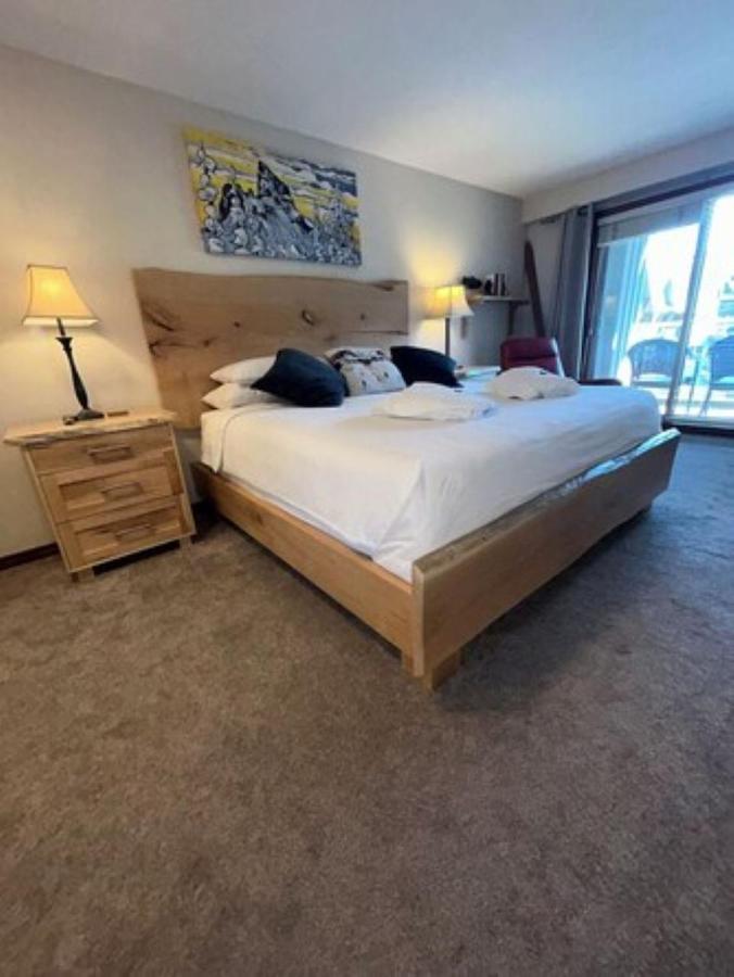 XL Luxury Penthouse Ski-in Ski-out The Aspens - Chambres d'hôtes Whistler