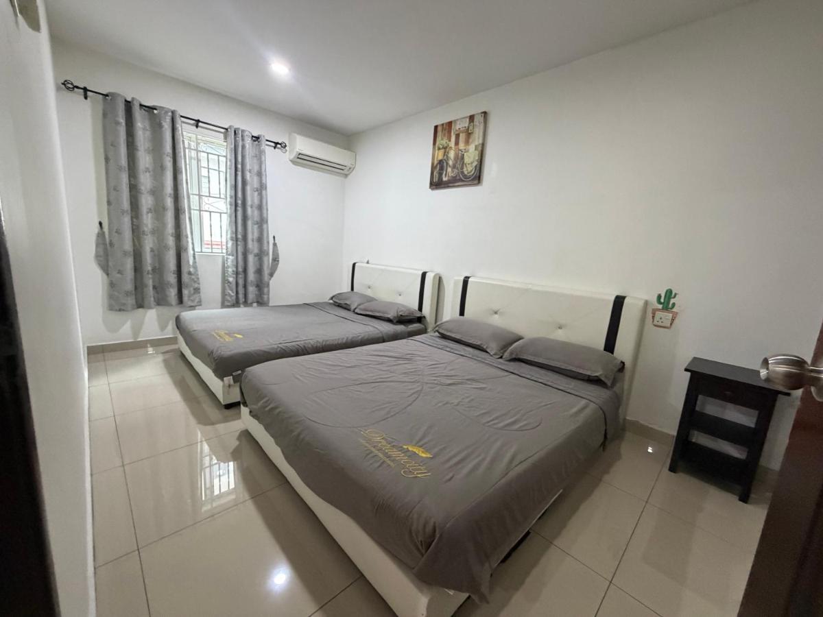 Ipoh Cozy Homestay for 10-13pax - Bed and Breakfast Ipoh