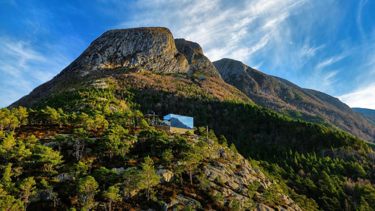 Speilhus med badestamp - en unik naturopplevelse - Bed and Breakfast Solem