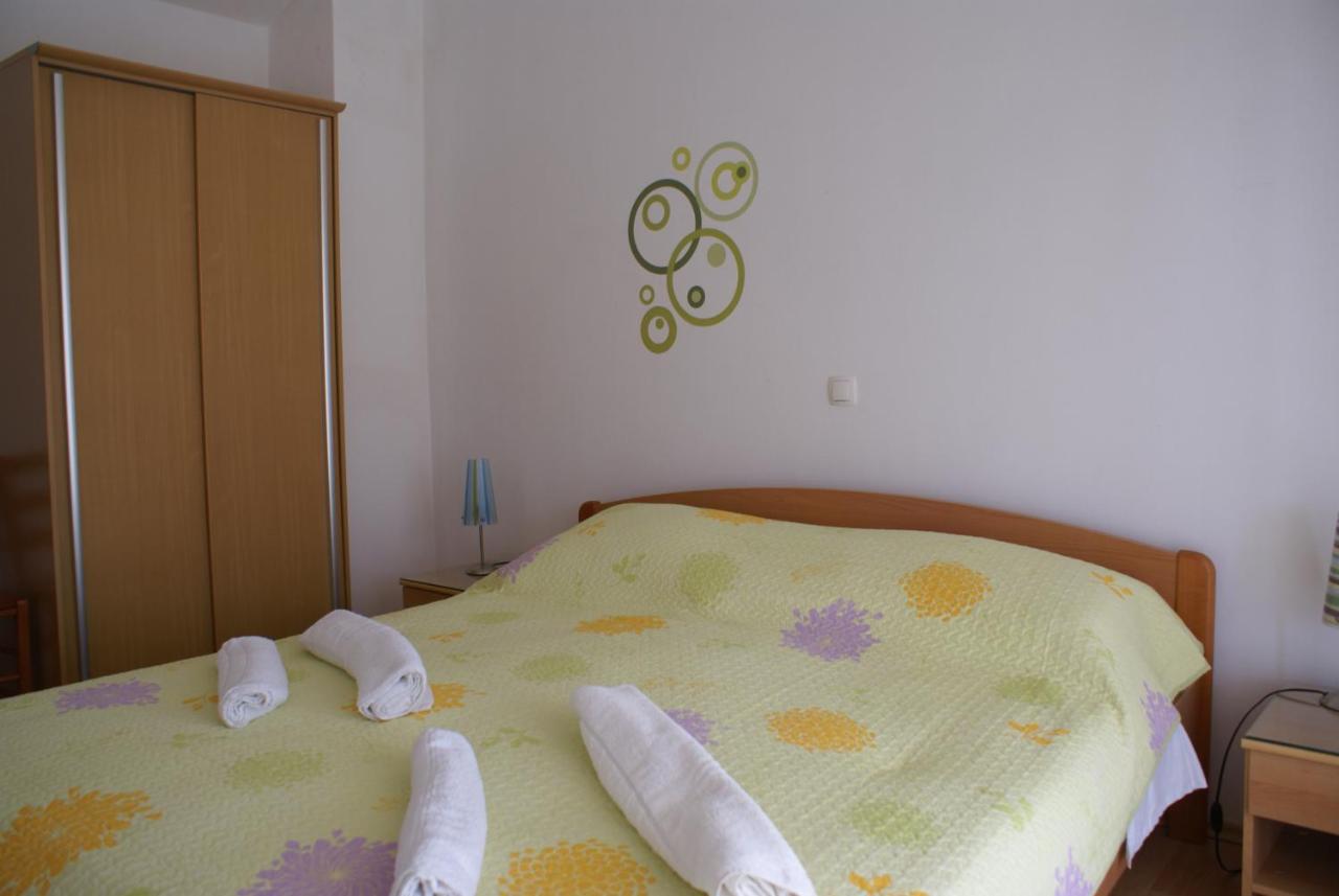 Apartment with Garden View