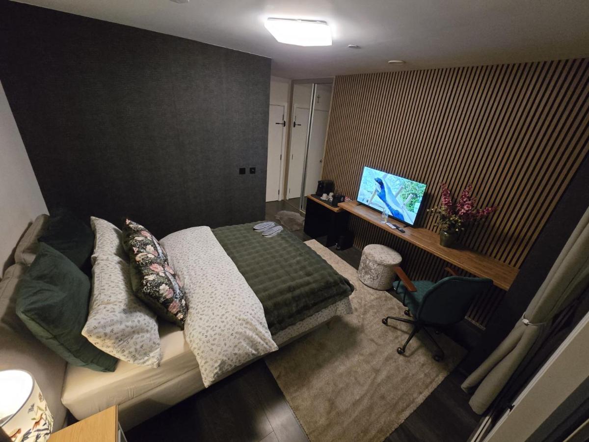 Panoramic London View Luxury Double Room with Ensuite - B&B London