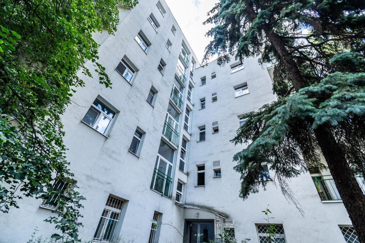 Modern Apartment - Walk to Main Station - B&B Bratislava